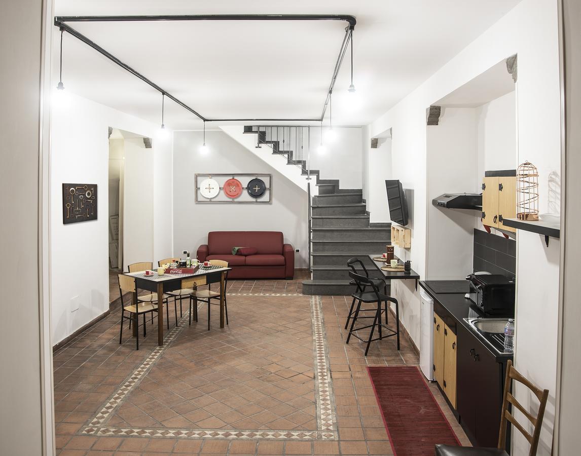 The Rock Apartment เนเปิลส์ ภายนอก รูปภาพ