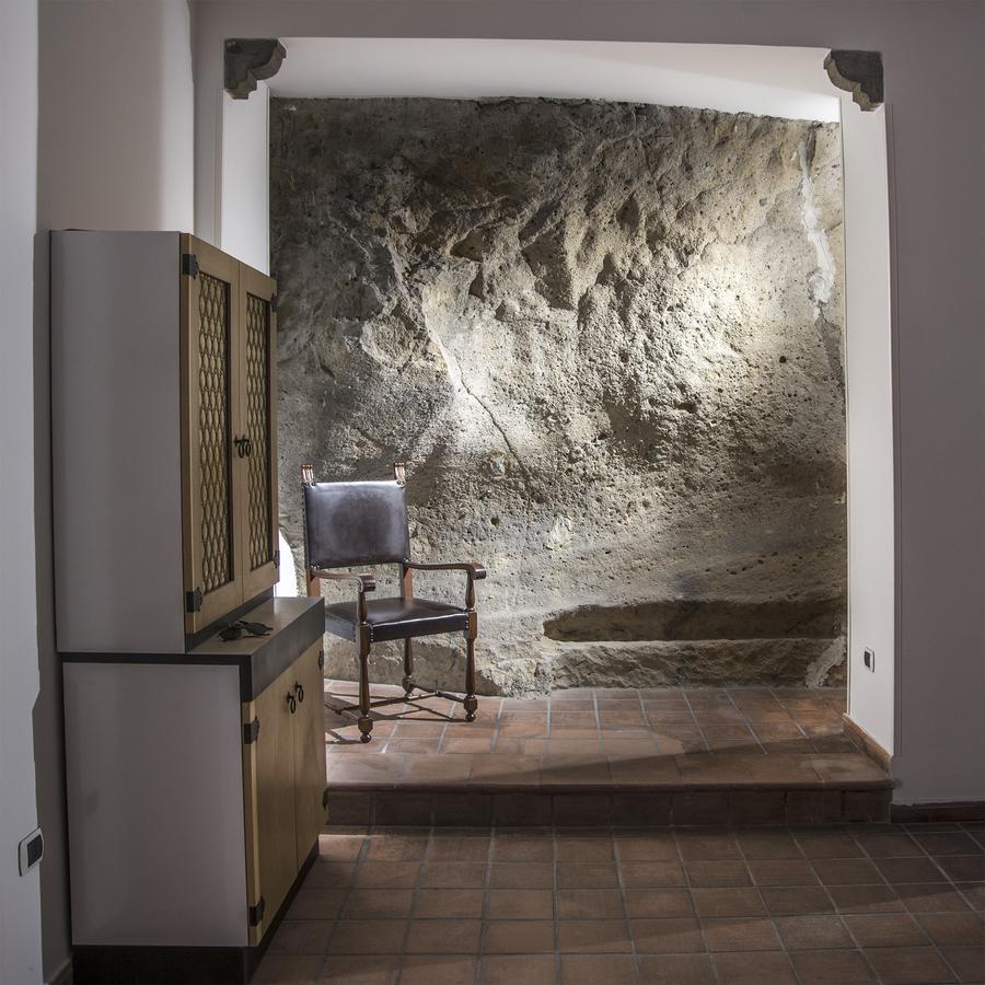 The Rock Apartment เนเปิลส์ ภายนอก รูปภาพ
